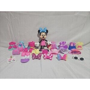 Minnie Mouse Bowrique Dress Up Doll With 24 Accessories